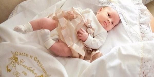 Хрещення малюка : що важно знати? Та що купувати хрещеним та батькам?